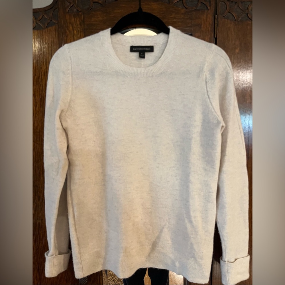 Banana Republic Women’s Cream Wool Crewneck Sweater